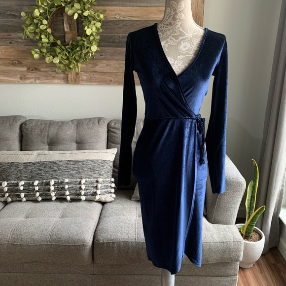 Boohoo Velvet Tie Waist Wrap Midi Dress- Navy - Picture 4 of 14